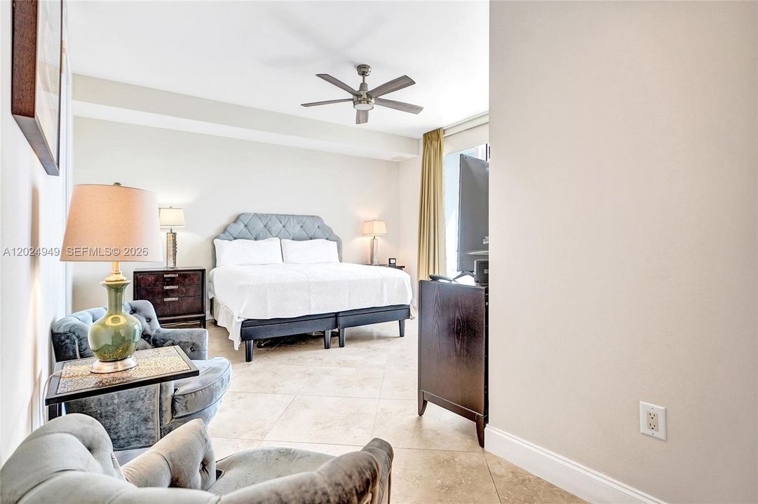 For Sale: $1,249,000 (2 beds, 2 baths, 1577 Square Feet)