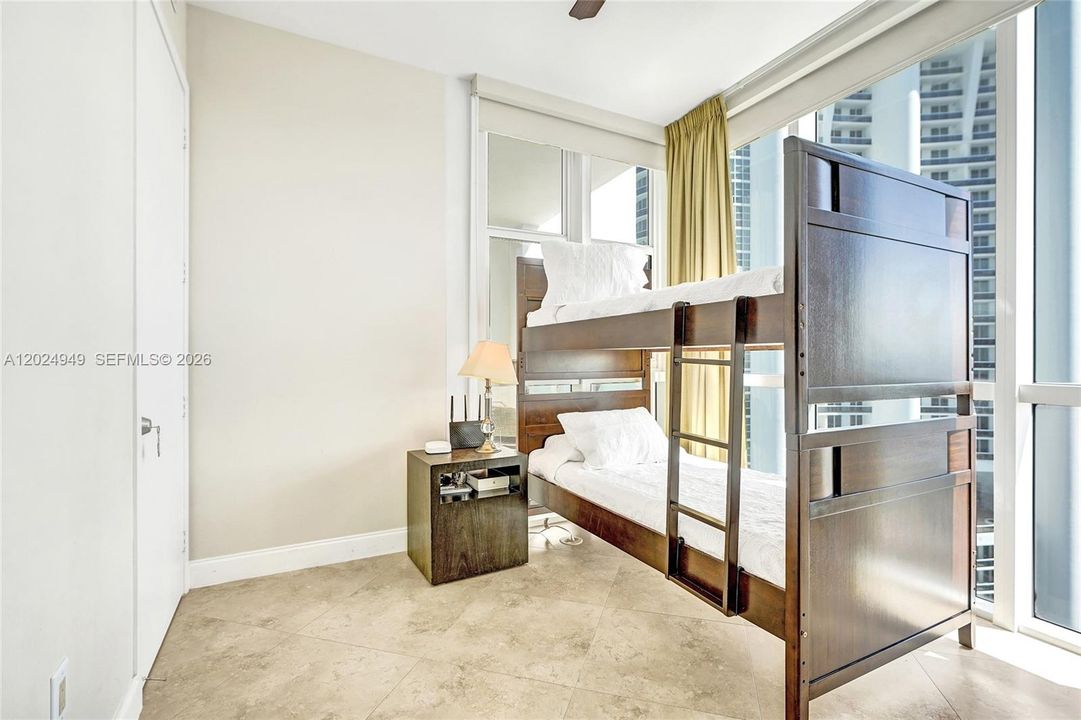 For Sale: $1,249,000 (2 beds, 2 baths, 1577 Square Feet)