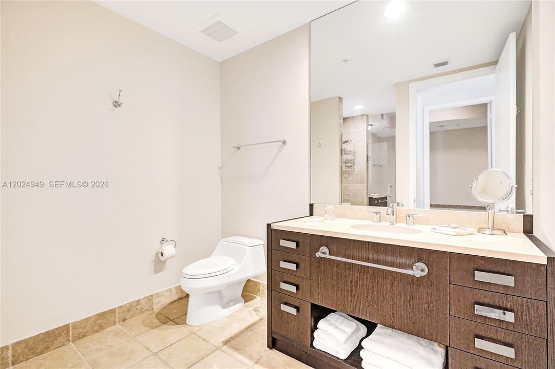 For Sale: $1,249,000 (2 beds, 2 baths, 1577 Square Feet)