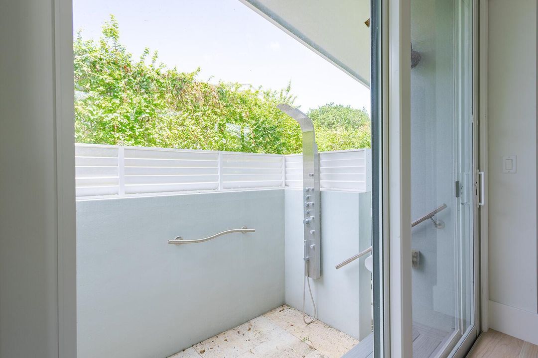 770 NE 6th Street-31