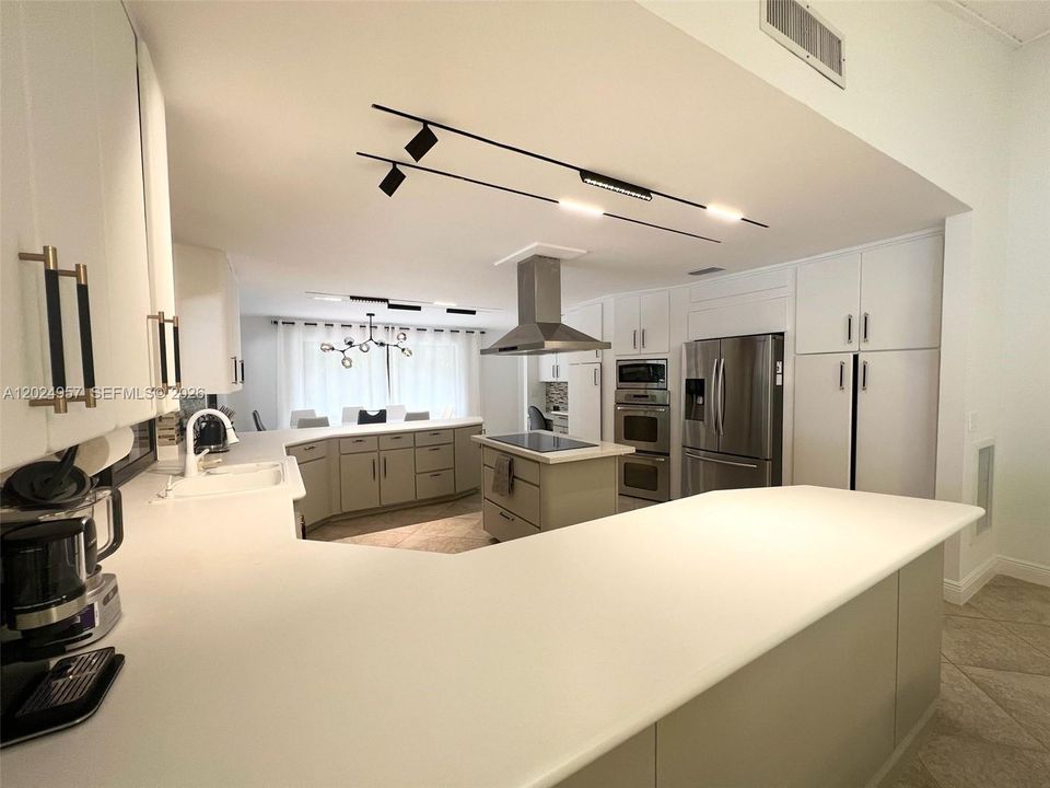 For Sale: $1,490,000 (6 beds, 4 baths, 3377 Square Feet)
