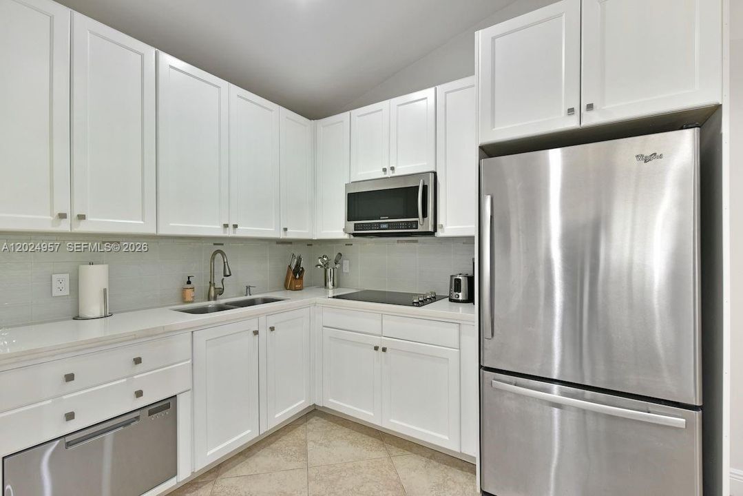 For Sale: $1,490,000 (6 beds, 4 baths, 3377 Square Feet)