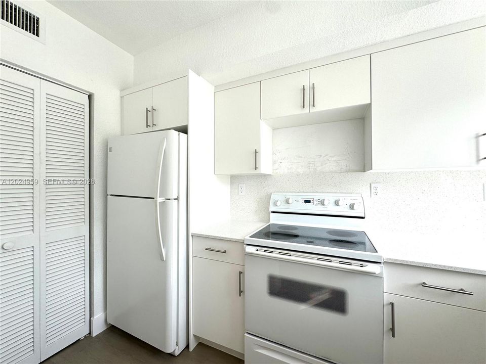 For Rent: $2,600 (3 beds, 2 baths, 1150 Square Feet)