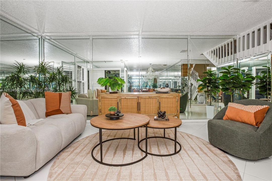 Active With Contract: $350,000 (3 beds, 2 baths, 1640 Square Feet)