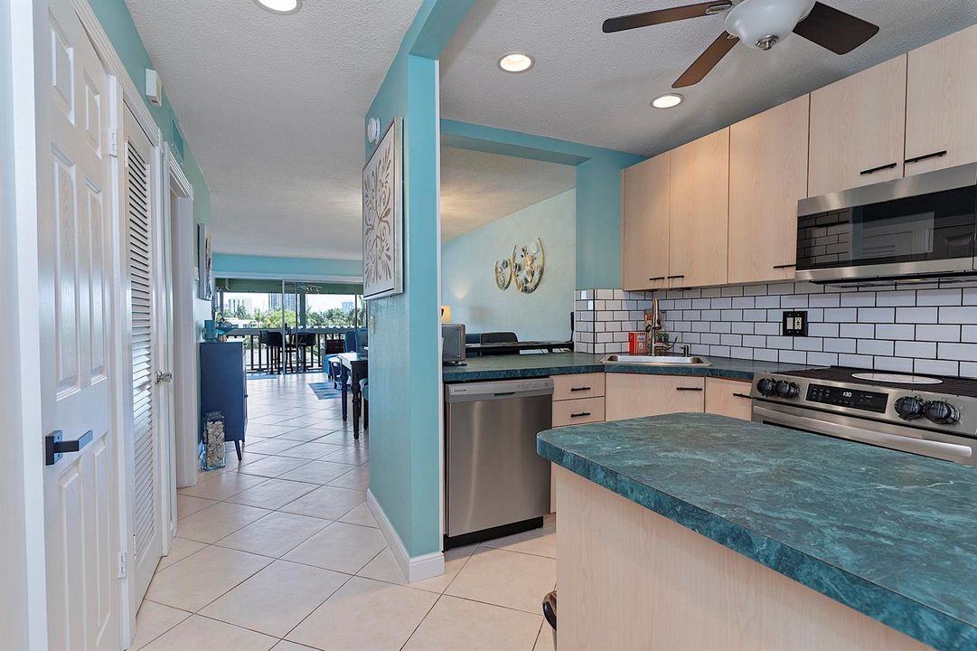 455 Paradise Isels Blvd - #404. -113
