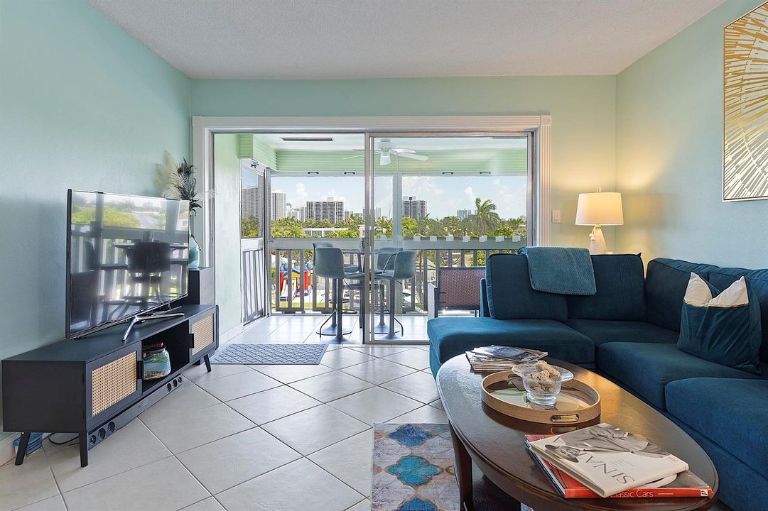 455 Paradise Isels Blvd - #404. -124