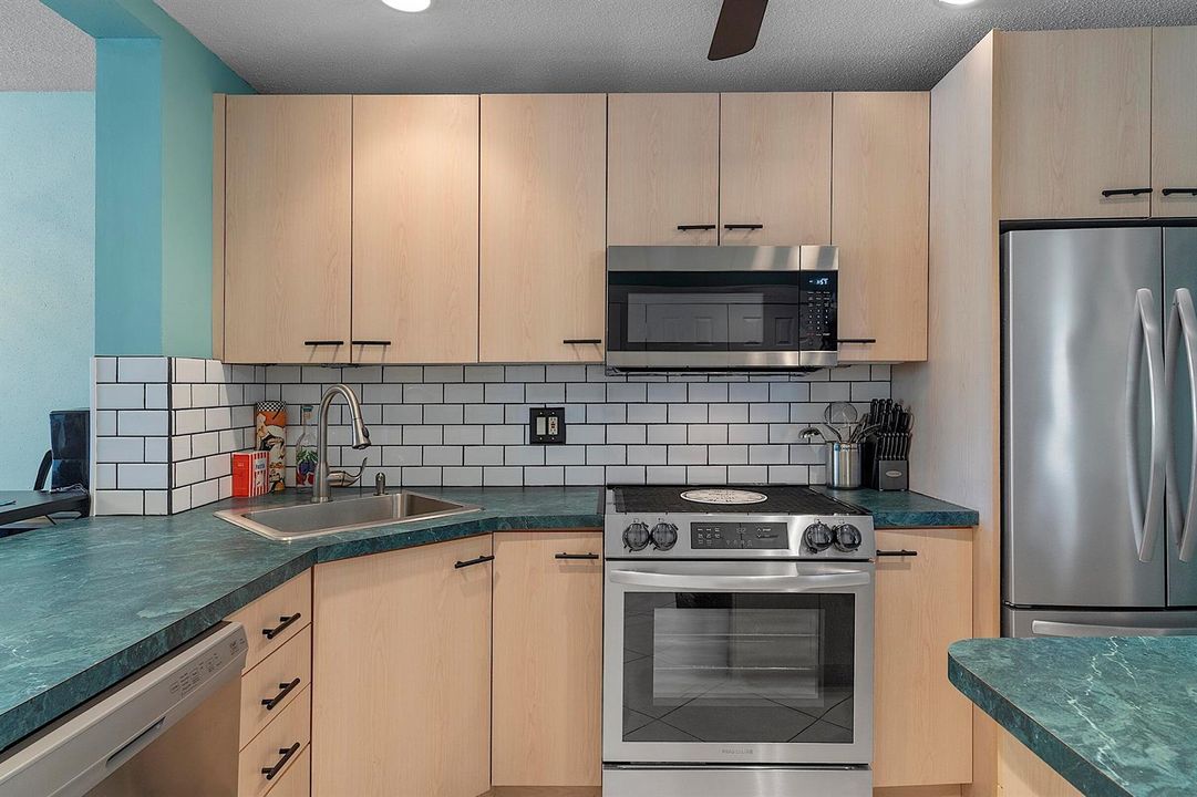 455 Paradise Isels Blvd - #404. -116