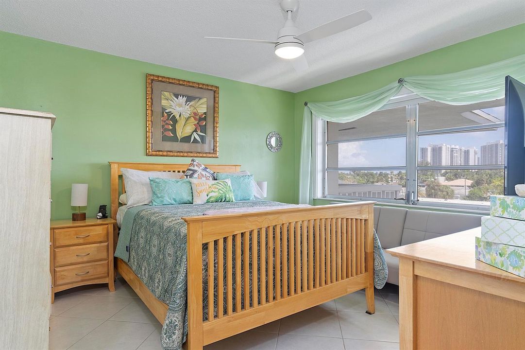 455 Paradise Isels Blvd - #404. -138