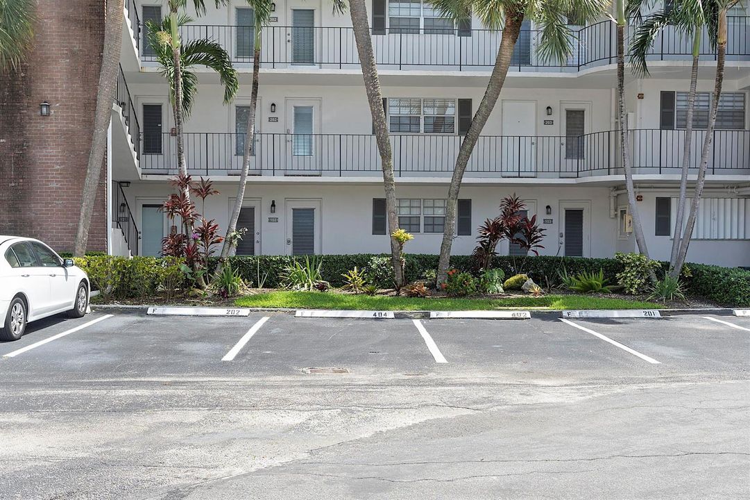 455 Paradise Isels Blvd - #404. -112