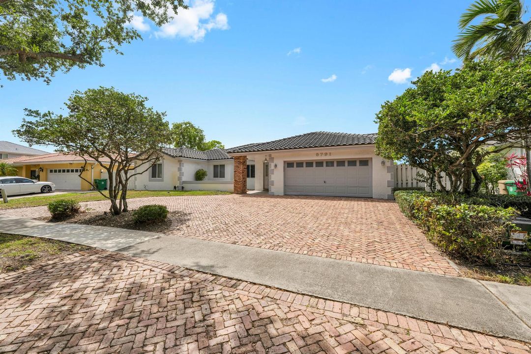 5791 Hawkes Bluff Ave 00006