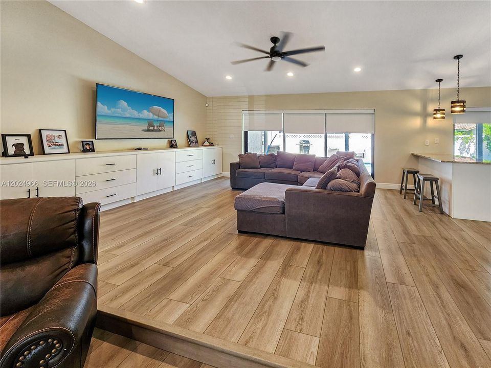 For Rent: $4,600 (4 beds, 2 baths, 2236 Square Feet)