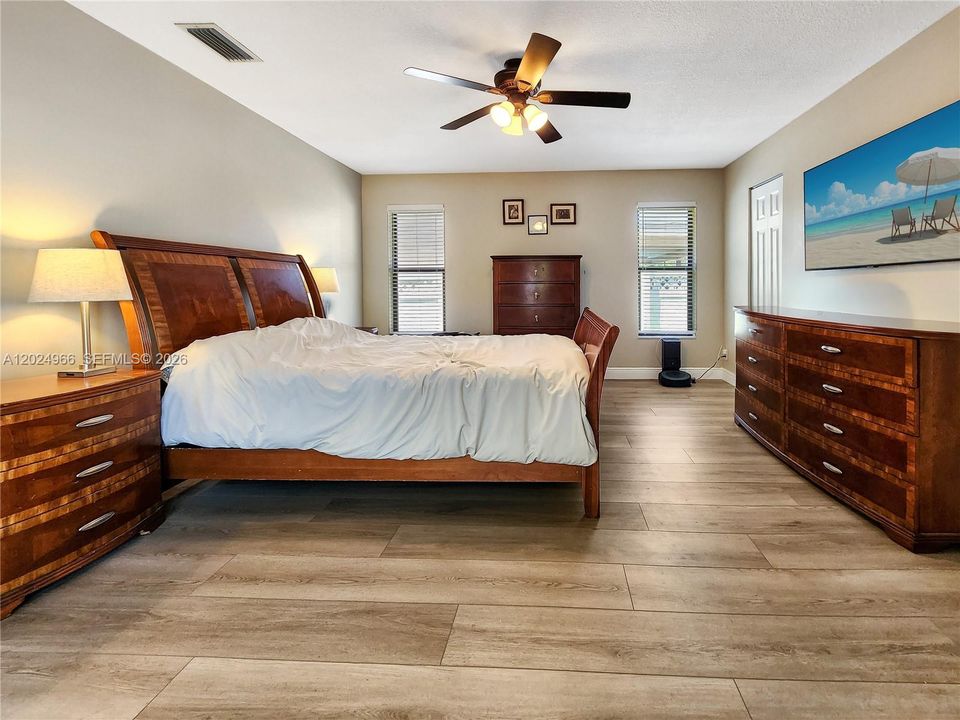For Rent: $4,600 (4 beds, 2 baths, 2236 Square Feet)