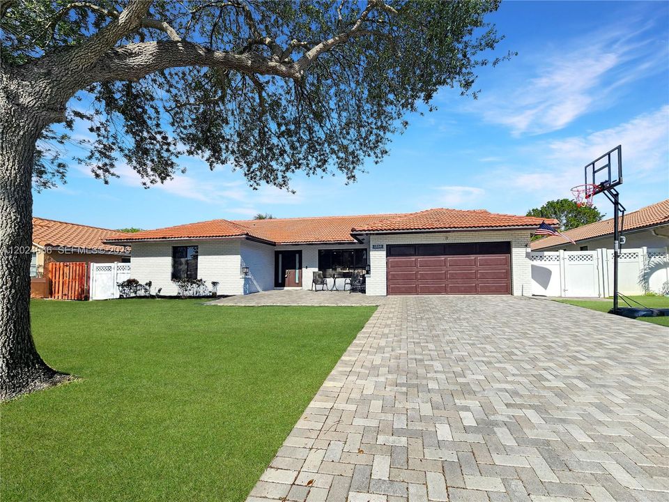 For Rent: $4,600 (4 beds, 2 baths, 2236 Square Feet)