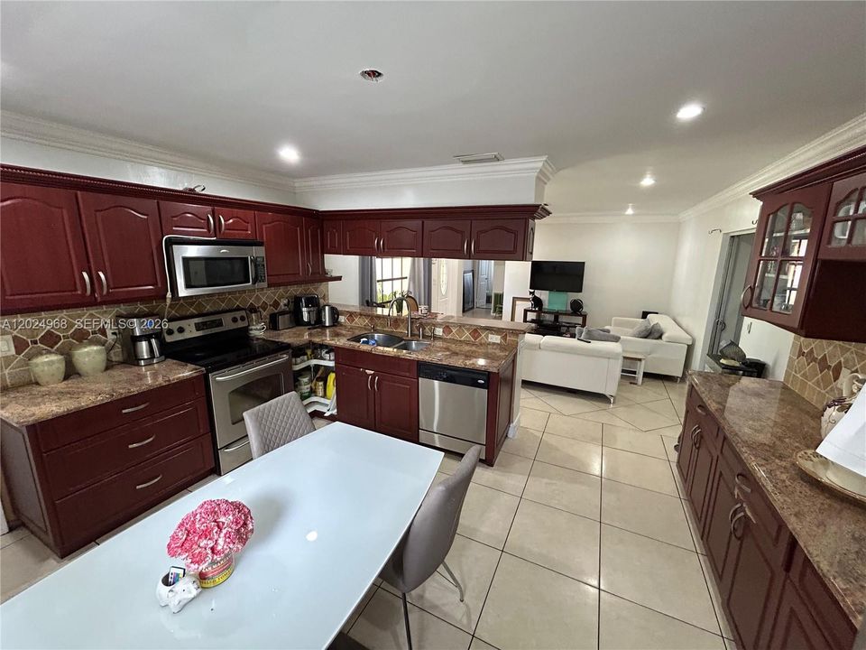 For Sale: $520,000 (3 beds, 2 baths, 1491 Square Feet)
