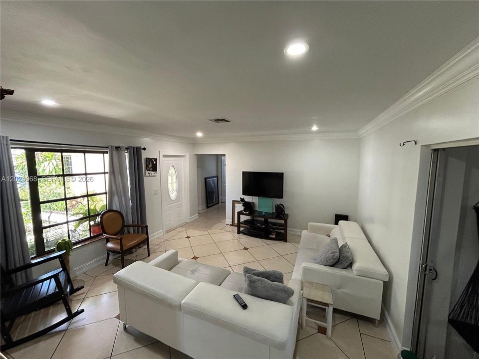 For Sale: $520,000 (3 beds, 2 baths, 1491 Square Feet)