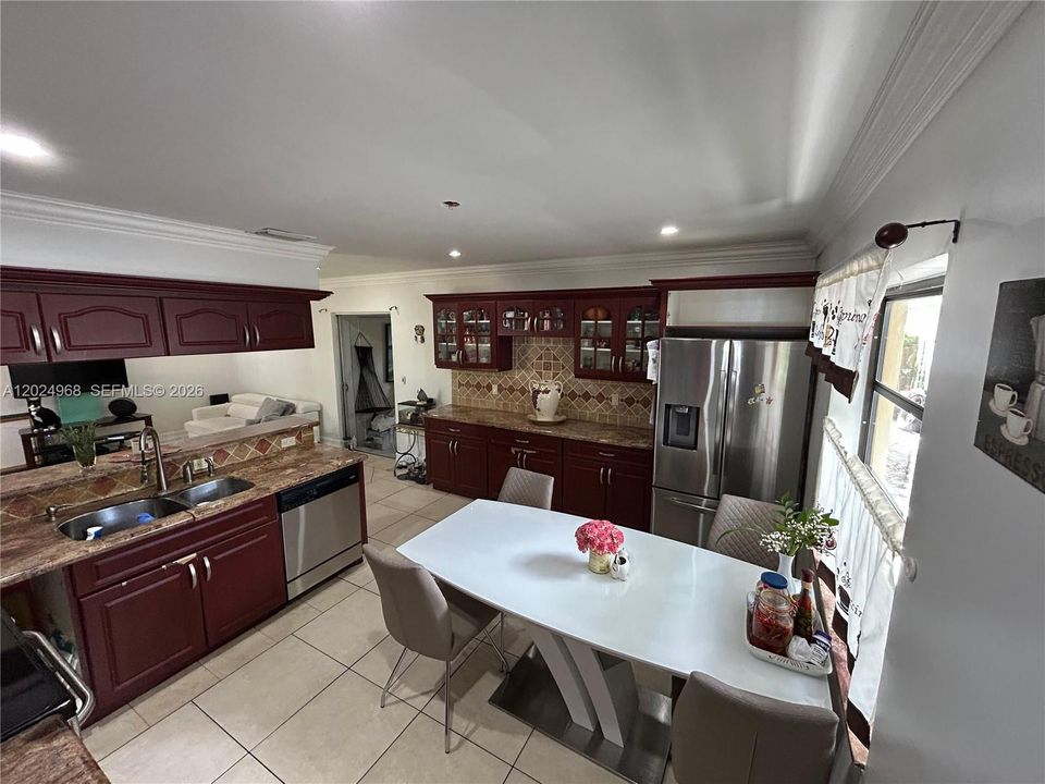 For Sale: $520,000 (3 beds, 2 baths, 1491 Square Feet)