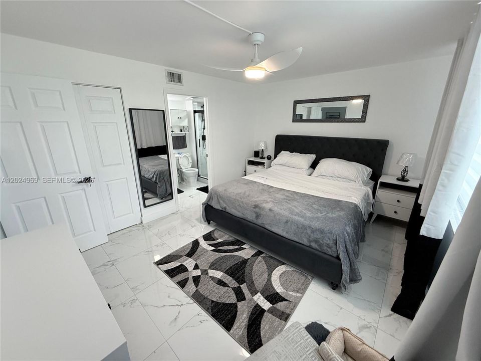 For Rent: $2,050 (2 beds, 2 baths, 1000 Square Feet)