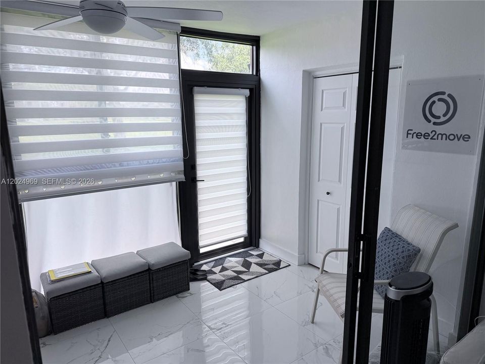 For Rent: $2,050 (2 beds, 2 baths, 1000 Square Feet)