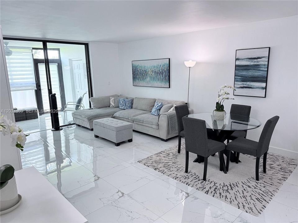 For Rent: $2,050 (2 beds, 2 baths, 1000 Square Feet)