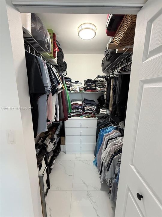 For Rent: $2,050 (2 beds, 2 baths, 1000 Square Feet)