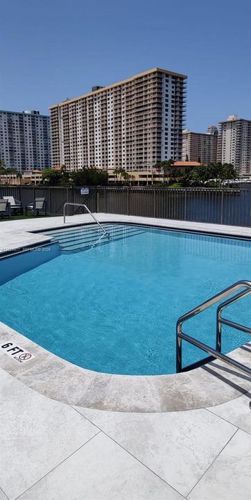 В аренду: $3,850 (2 спален, 2 ванн, 1345 Квадратных фут)