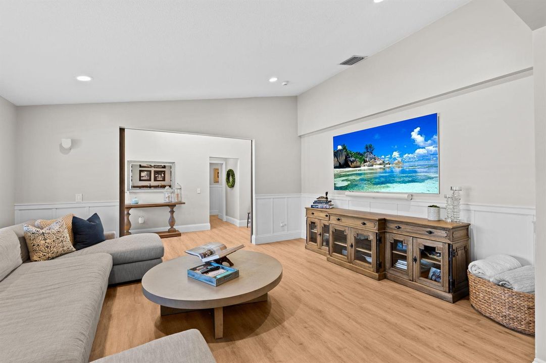 6-web-or-mls-A7406987