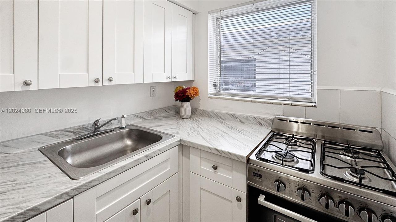 For Rent: $1,500 (0 beds, 1 baths, 450 Square Feet)