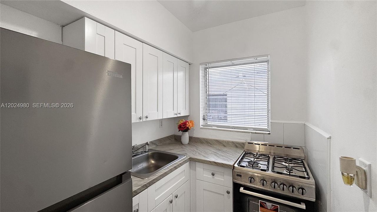For Rent: $1,500 (0 beds, 1 baths, 450 Square Feet)