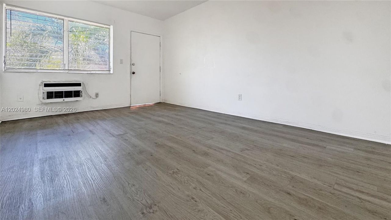 For Rent: $1,500 (0 beds, 1 baths, 450 Square Feet)