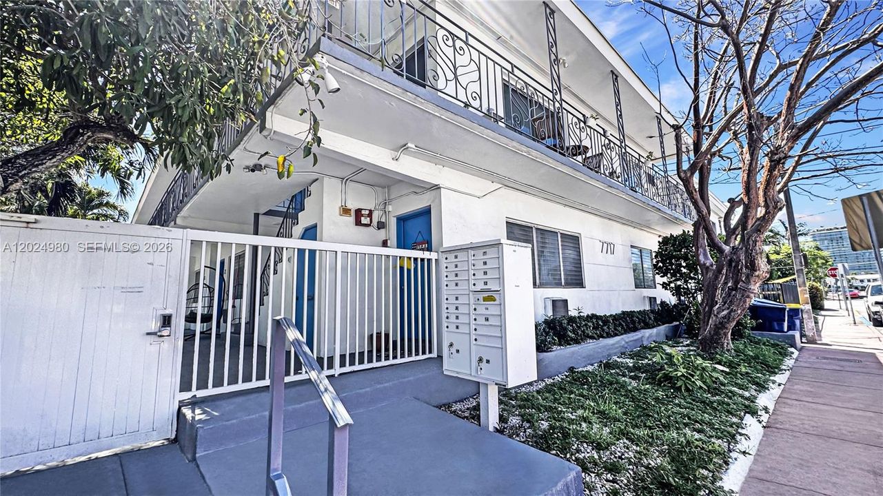 For Rent: $1,500 (0 beds, 1 baths, 450 Square Feet)