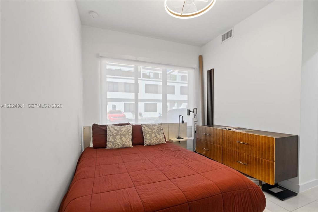 В аренду: $3,100 (4 спален, 3 ванн, 1398 Квадратных фут)