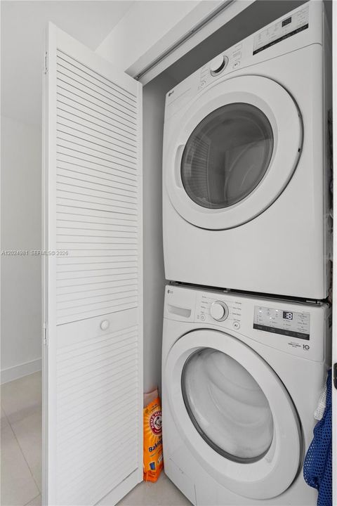 В аренду: $3,100 (4 спален, 3 ванн, 1398 Квадратных фут)