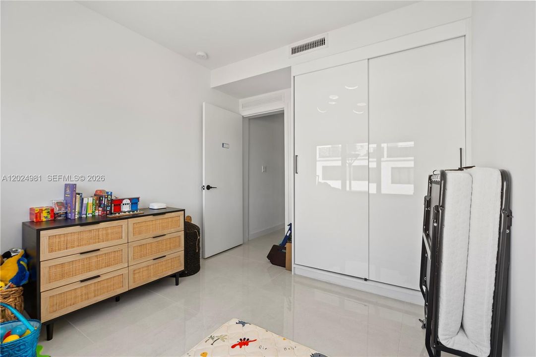 В аренду: $3,100 (4 спален, 3 ванн, 1398 Квадратных фут)