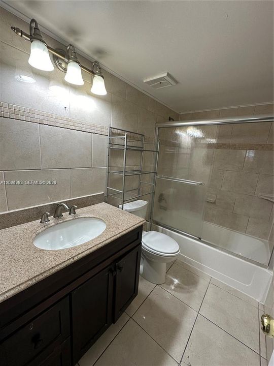 For Rent: $2,150 (2 beds, 2 baths, 1073 Square Feet)