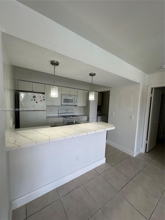 For Rent: $2,150 (2 beds, 2 baths, 1073 Square Feet)