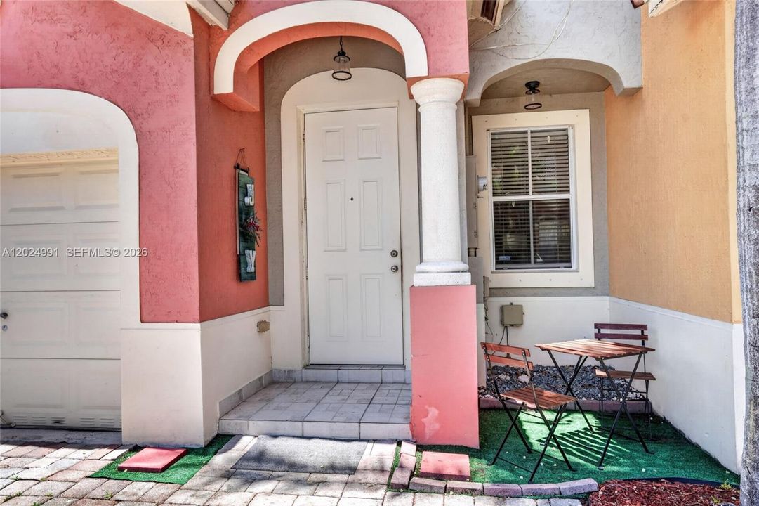 En Venta: $530,000 (3 camas, 2 baños, 1770 Pies cuadrados)