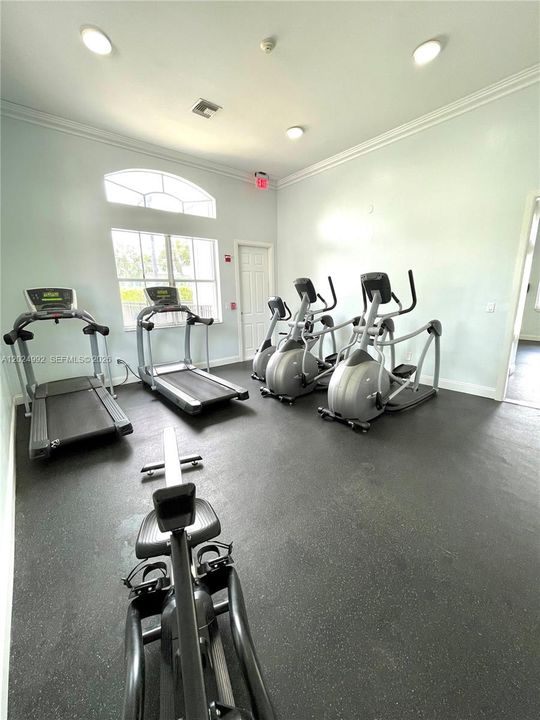 For Rent: $2,300 (2 beds, 2 baths, 1000 Square Feet)