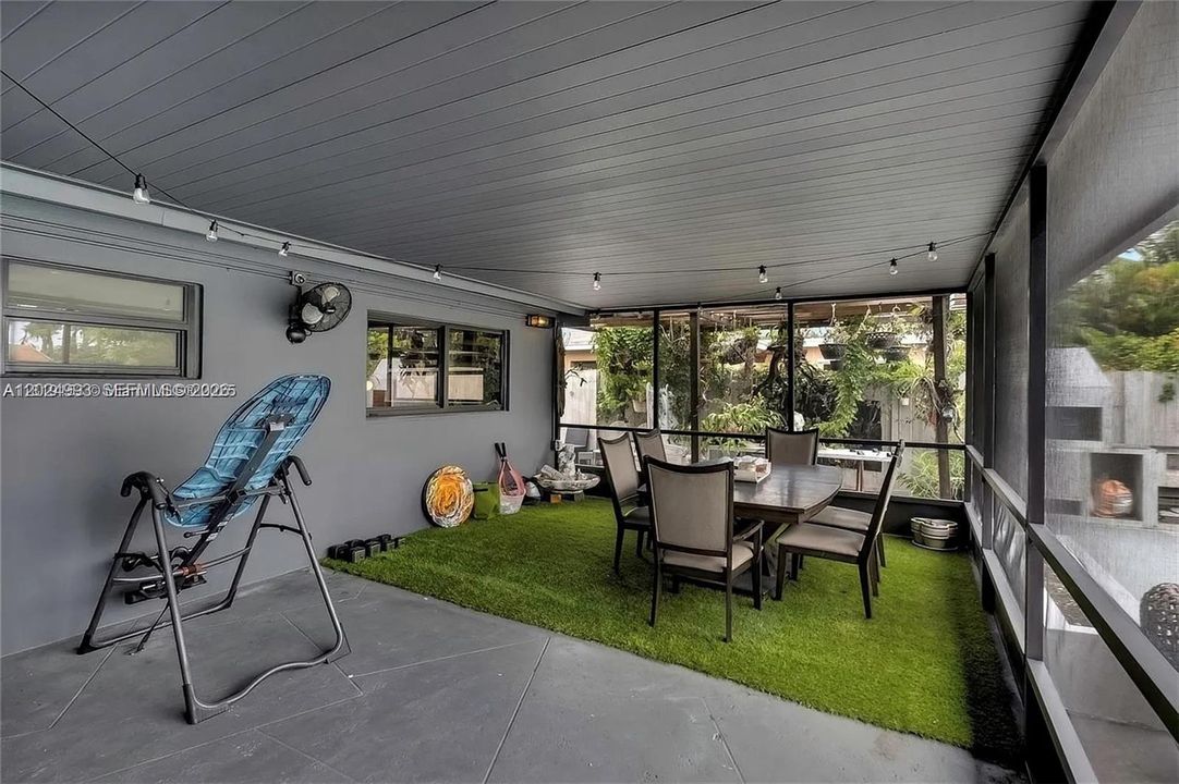 For Sale: $655,000 (3 beds, 2 baths, 1660 Square Feet)
