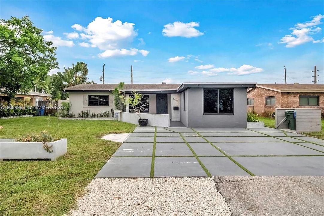 For Sale: $655,000 (3 beds, 2 baths, 1660 Square Feet)