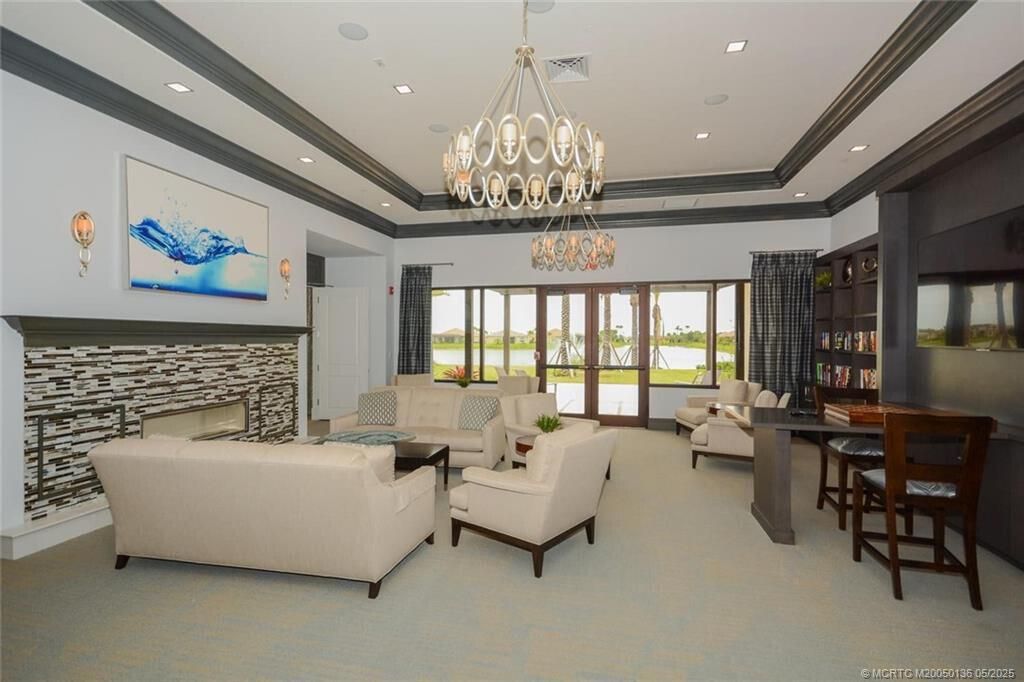 club house 3