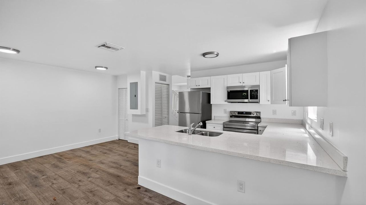 11-2902-NW-44th-St-Miami-WindowStill