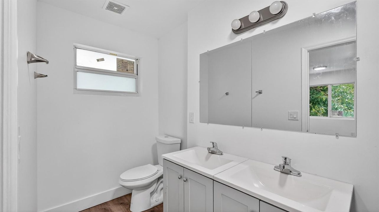 24-2902-NW-44th-St-Miami-WindowStill