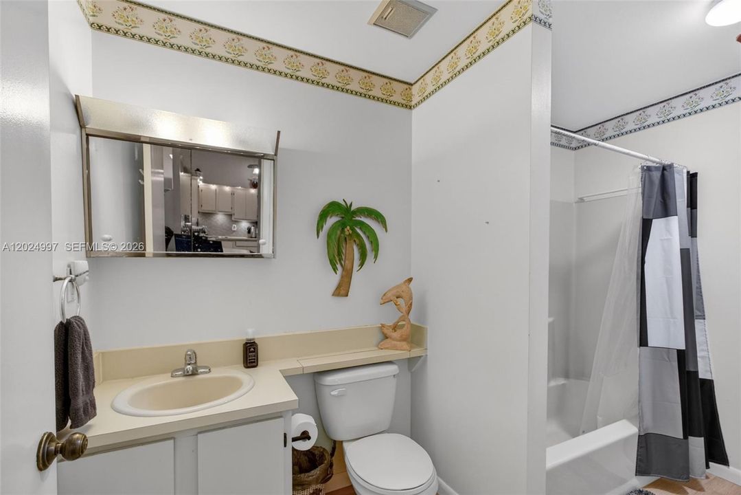 For Sale: $245,000 (2 beds, 2 baths, 1025 Square Feet)