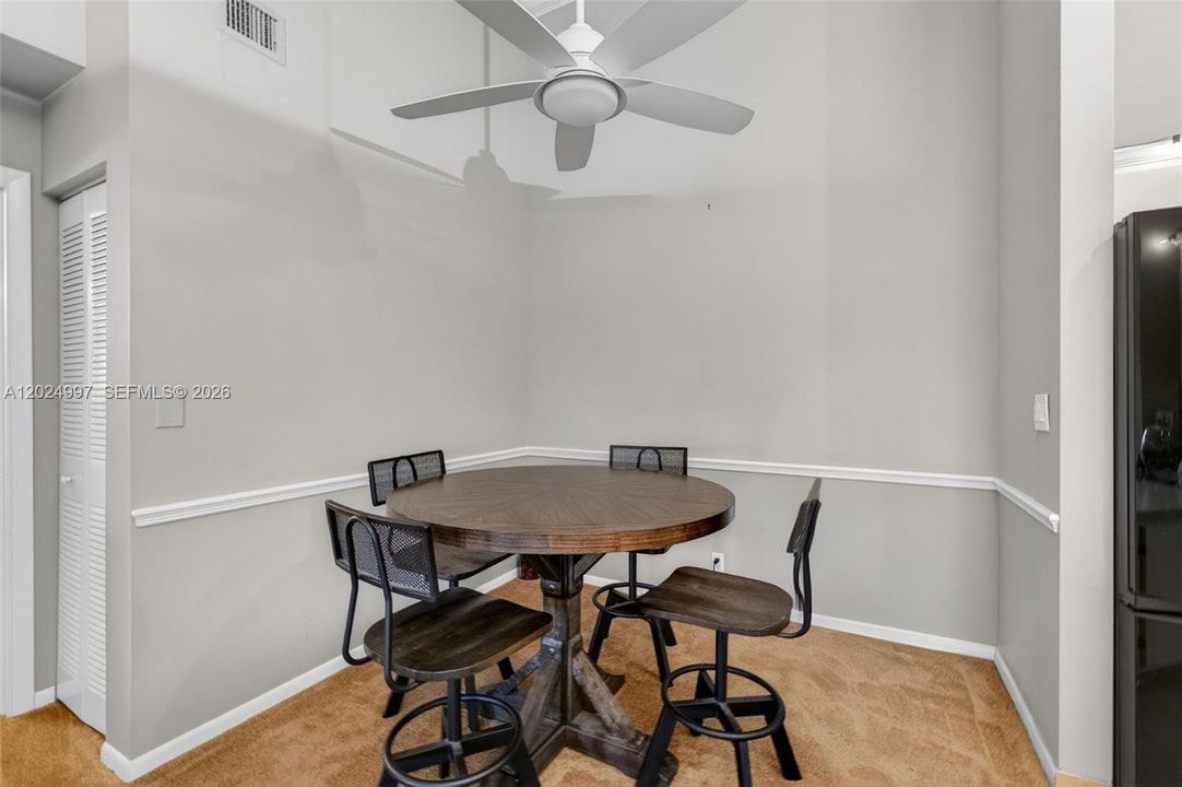For Sale: $245,000 (2 beds, 2 baths, 1025 Square Feet)