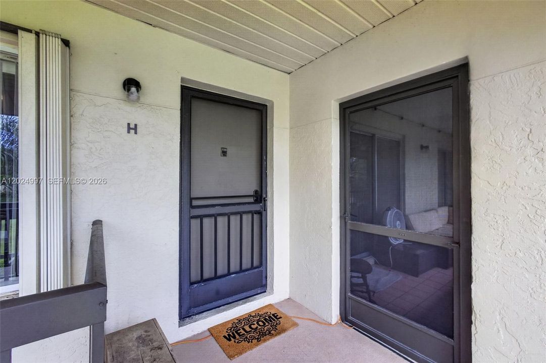For Sale: $245,000 (2 beds, 2 baths, 1025 Square Feet)