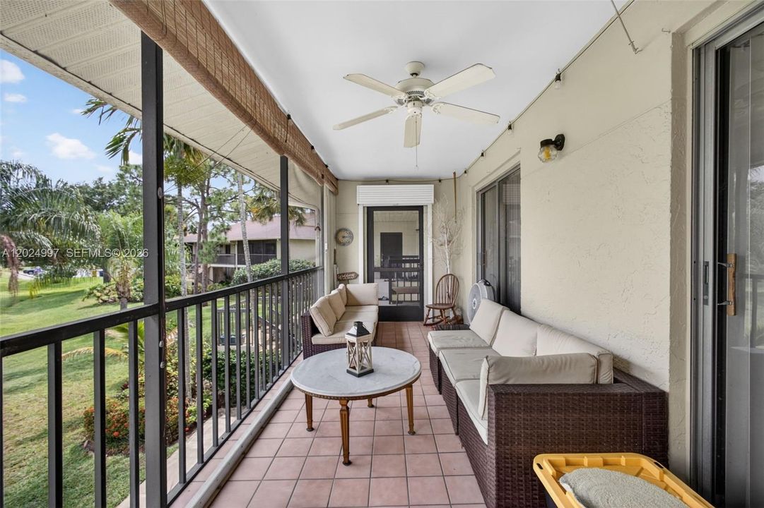 For Sale: $245,000 (2 beds, 2 baths, 1025 Square Feet)