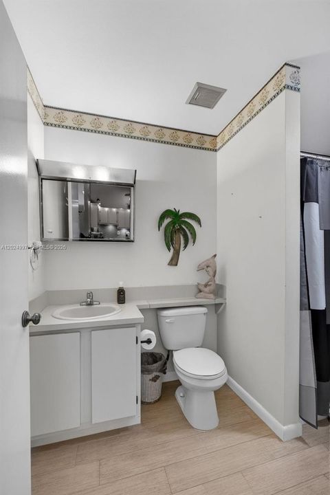 For Sale: $245,000 (2 beds, 2 baths, 1025 Square Feet)