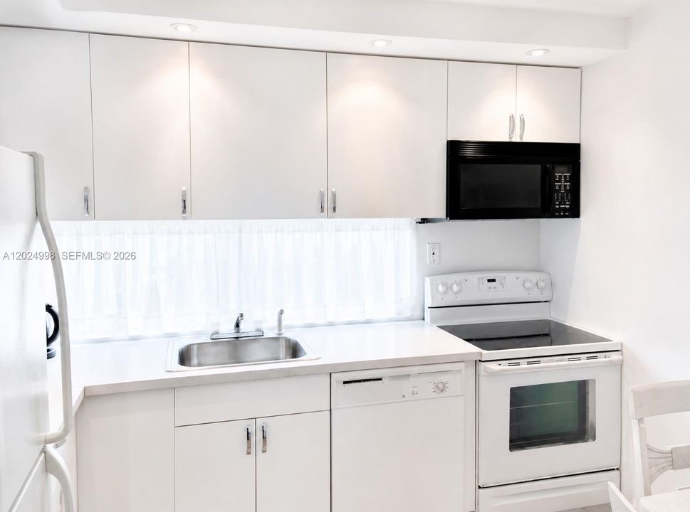 В аренду: $1,850 (1 спален, 1 ванн, 767 Квадратных фут)