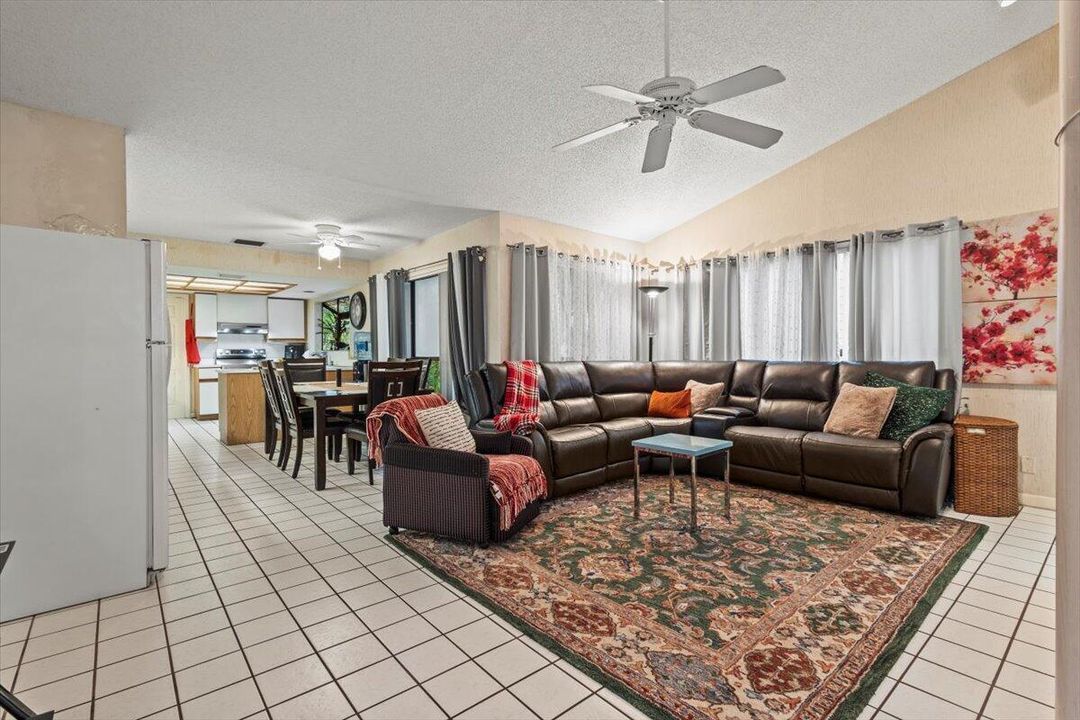 FAMILY ROOM AND KITCHEN DINING AREA NO-2