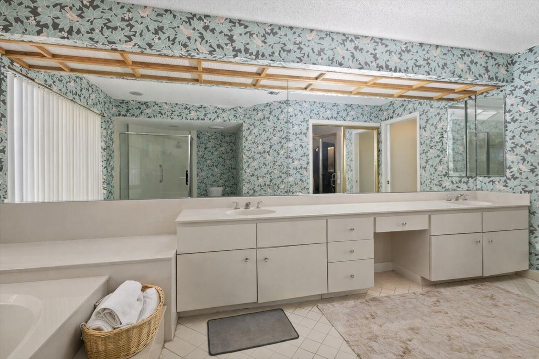 MASTER BATHROOM NO-11